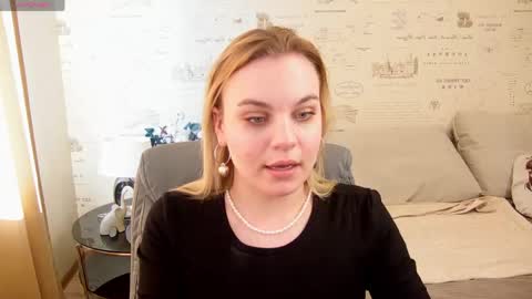 Snapshot of glow_margo chatting on June 3, 2026, 1:19 am Margo online show from June 3, 2026, 1:19 am
