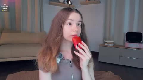 Snapshot of glowhub_ chatting on May 8, 2026, 8:03 pm Ann Eliz and Gigi online show from May 8, 2026, 8:03 pm