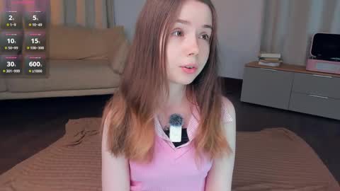 Snapshot of glowhub_ chatting on May 9, 2026, 7:08 pm Ann Eliz and Gigi online show from May 9, 2026, 7:08 pm