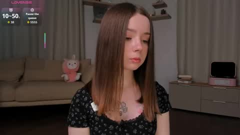 Snapshot of glowhub_ chatting on May 14, 2026, 7:20 pm Ann Eliz and Gigi online show from May 14, 2026, 7:20 pm