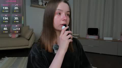Snapshot of glowhub_ chatting on May 15, 2026, 7:32 pm Ann Eliz and Gigi online show from May 15, 2026, 7:32 pm