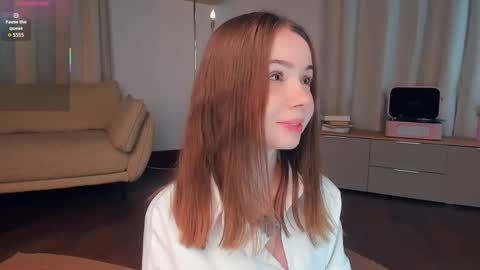 Snapshot of glowhub_ chatting on May 30, 2026, 9:23 pm Ann Eliz and Gigi online show from May 30, 2026, 9:23 pm