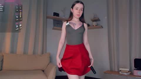 Snapshot of glowhub_ chatting on June 10, 2026, 7:35 pm Ann Eliz and Gigi online show from June 10, 2026, 7:35 pm