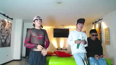 THOMAS AND DAMIAND online show from December 19, 2025, 6:37 pm