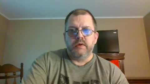 Snapshot of gobey33 chatting on July 22, 2026, 4:32 pm IDKIDCIDGAF online show from July 22, 2026, 4:32 pm
