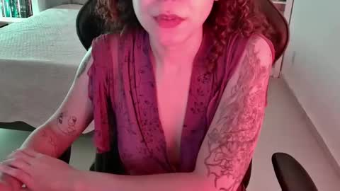 Snapshot of goddess_artemis_ chatting on November 11, 2025, 12:32 am Fauna online show from November 11, 2025, 12:32 am