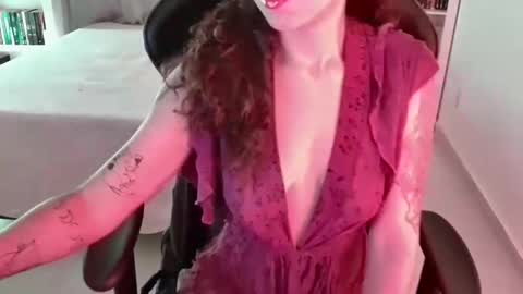 Snapshot of goddess_artemis_ chatting on November 12, 2025, 11:14 pm Fauna online show from November 12, 2025, 11:14 pm