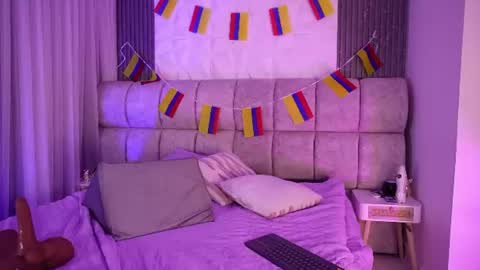 goddess_eli77 online show from June 25, 2026, 5:12 am