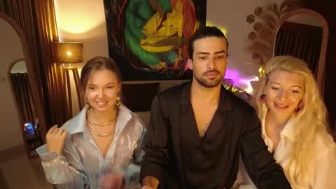 Snapshot of goddess_marylin chatting on May 16, 2026, 2:41 am 330 UTC2 girls online show from May 16, 2026, 2:41 am
