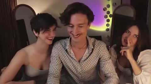 Snapshot of goddess_marylin chatting on July 25, 2026, 5:05 am 330 UTC2 girls online show from July 25, 2026, 5:05 am