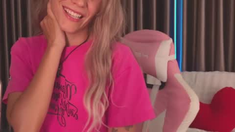 Katarina online show from April 25, 2026, 3:42 pm