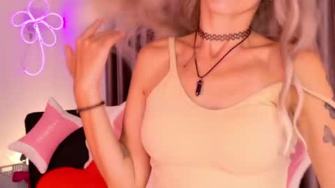 Snapshot of goddess_stars chatting on July 6, 2026, 3:03 pm Katarina online show from July 6, 2026, 3:03 pm