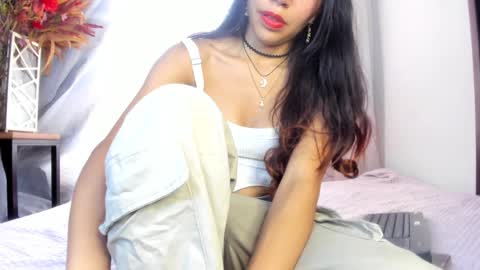 Snapshot of goddessjulieta chatting on January 22, 2025, 7:13 pm Julieta online show from January 22, 2025, 7:13 pm