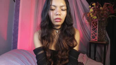 Snapshot of goddessjulieta chatting on March 6, 2025, 11:31 pm Julieta online show from March 6, 2025, 11:31 pm