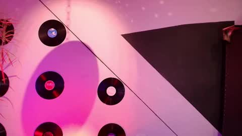 Snapshot of goddessjulieta chatting on November 17, 2025, 6:35 pm Julieta online show from November 17, 2025, 6:35 pm