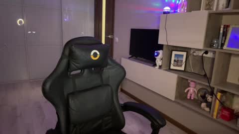 Snapshot of goddesskate_ chatting on August 3, 2026, 7:06 pm Kate online show from August 3, 2026, 7:06 pm