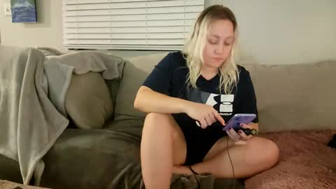 Snapshot of goddessmayvn chatting on January 30, 2025, 1:10 pm GoddessMayvn online show from January 30, 2025, 1:10 pm