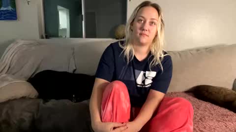 Snapshot of goddessmayvn chatting on February 1, 2025, 7:05 am GoddessMayvn online show from February 1, 2025, 7:05 am