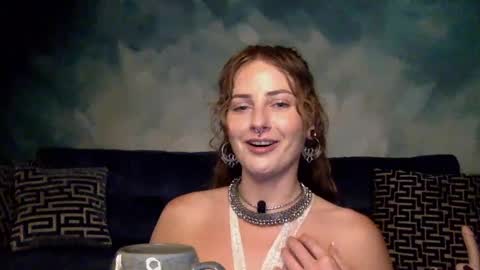 Snapshot of goddessmiamuse chatting on June 4, 2026, 8:15 pm goddessmiamuse online show from June 4, 2026, 8:15 pm