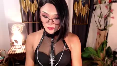 Snapshot of goddessquinnie chatting on December 8, 2024, 4:57 am quinnie online show from December 8, 2024, 4:57 am
