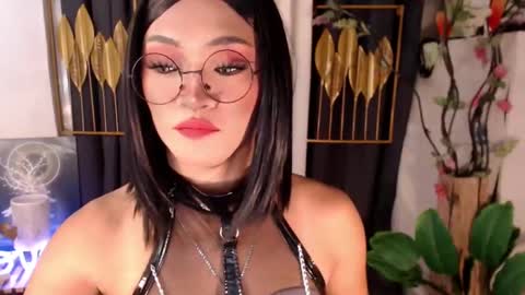 Snapshot of goddessquinnie chatting on December 10, 2024, 12:50 am quinnie online show from December 10, 2024, 12:50 am
