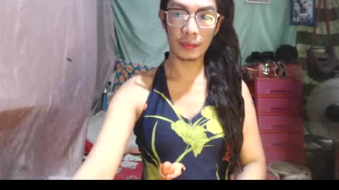 KENNY DOLL online show from June 18, 2026, 6:24 am