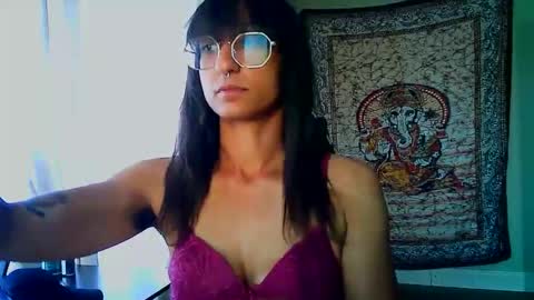 goddessvikkii online show from March 23, 2026, 5:50 pm