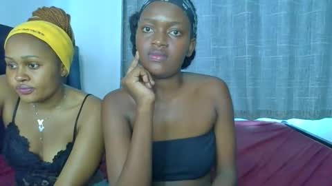 Snapshot of godess_lunah chatting on May 25, 2026, 7:25 am godess_lunah online show from May 25, 2026, 7:25 am