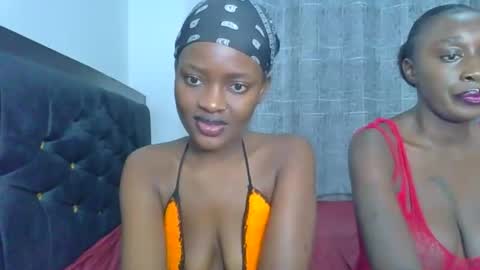 Snapshot of godess_lunah chatting on June 5, 2026, 6:24 pm godess_lunah online show from June 5, 2026, 6:24 pm