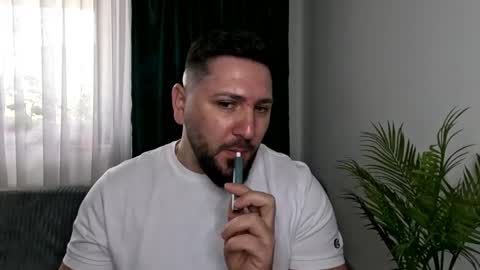 gold_alpha_boy online show from April 30, 2026, 9:04 am