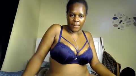 Snapshot of gold_melanin chatting on June 4, 2026, 11:55 pm gold_melanin online show from June 4, 2026, 11:55 pm