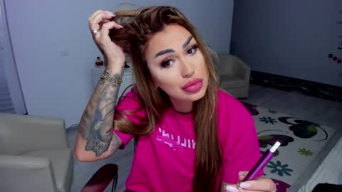 Nicole.. online show from February 5, 2025, 5:41 am