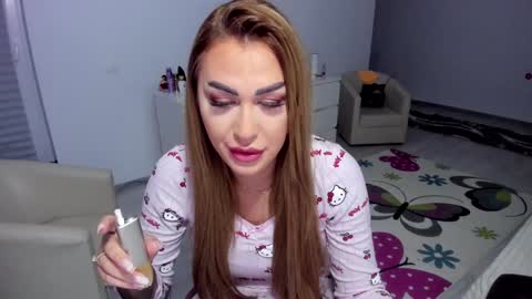 Nicole.. online show from February 8, 2025, 4:36 am