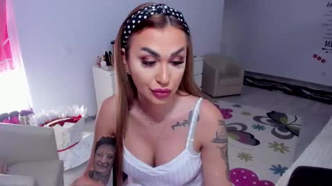 Nicole.. online show from February 26, 2025, 8:59 am