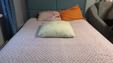 Golden boyyy21 online show from October 30, 2025, 5:09 am