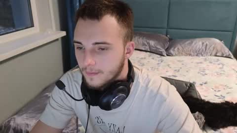 Golden boyyy21 online show from November 23, 2025, 1:22 pm