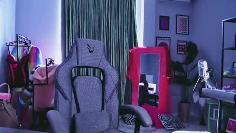 Snapshot of golden_dragones chatting on July 19, 2026, 8:51 am Gloria online show from July 19, 2026, 8:51 am