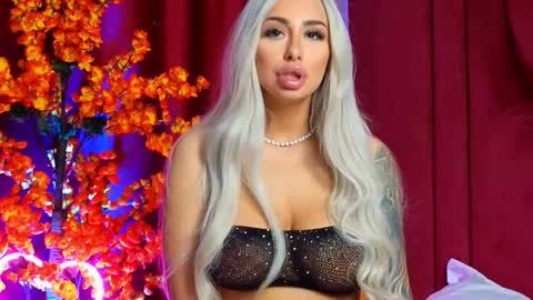 GoldenAmberX online show from February 28, 2025, 8:42 am