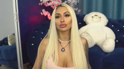 GoldenAmberX online show from September 15, 2025, 7:14 pm