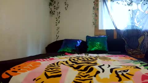 Snapshot of goldendelicious577600 chatting on June 8, 2026, 8:42 pm XxPretentious PeachxX online show from June 8, 2026, 8:42 pm