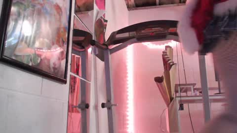 Snapshot of goldengoddessxxx chatting on December 3, 2025, 10:19 pm Sammy online show from December 3, 2025, 10:19 pm