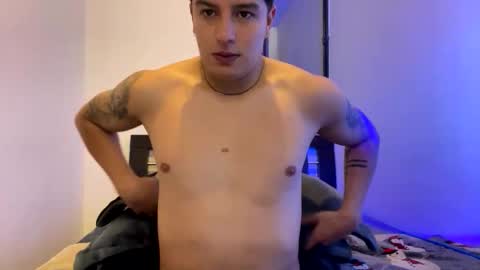 Snapshot of goldenknight33 chatting on November 26, 2025, 4:30 pm goldenknight33 online show from November 26, 2025, 4:30 pm