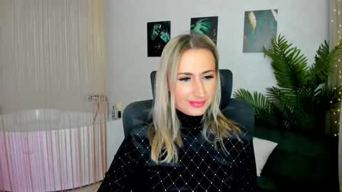 Olivia online show from September 10, 2025, 6:52 pm