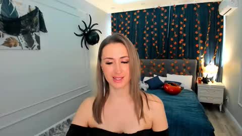 Olivia online show from October 14, 2025, 3:40 am