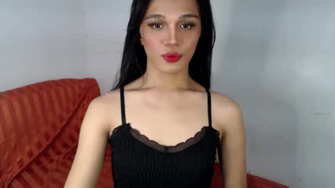 Snapshot of goldenlily69 chatting on February 4, 2025, 1:13 am Lily is Gold online show from February 4, 2025, 1:13 am
