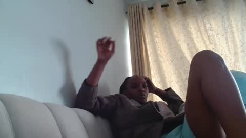 goldenmusexo online show from April 18, 2026, 11:36 am