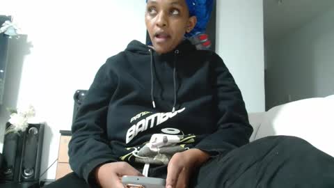 goldenmusexo online show from April 26, 2026, 7:44 pm