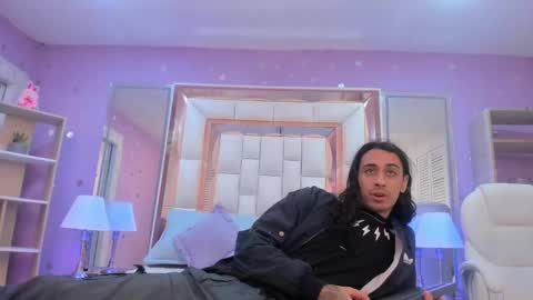 Snapshot of goldentemptation_ chatting on May 11, 2026, 7:55 pm goldentemptation_ online show from May 11, 2026, 7:55 pm