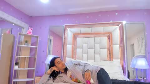 Snapshot of goldentemptation_ chatting on May 22, 2026, 8:03 pm goldentemptation_ online show from May 22, 2026, 8:03 pm