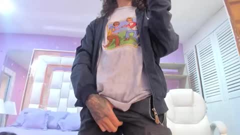 Snapshot of goldentemptation_ chatting on June 8, 2026, 7:36 pm goldentemptation_ online show from June 8, 2026, 7:36 pm